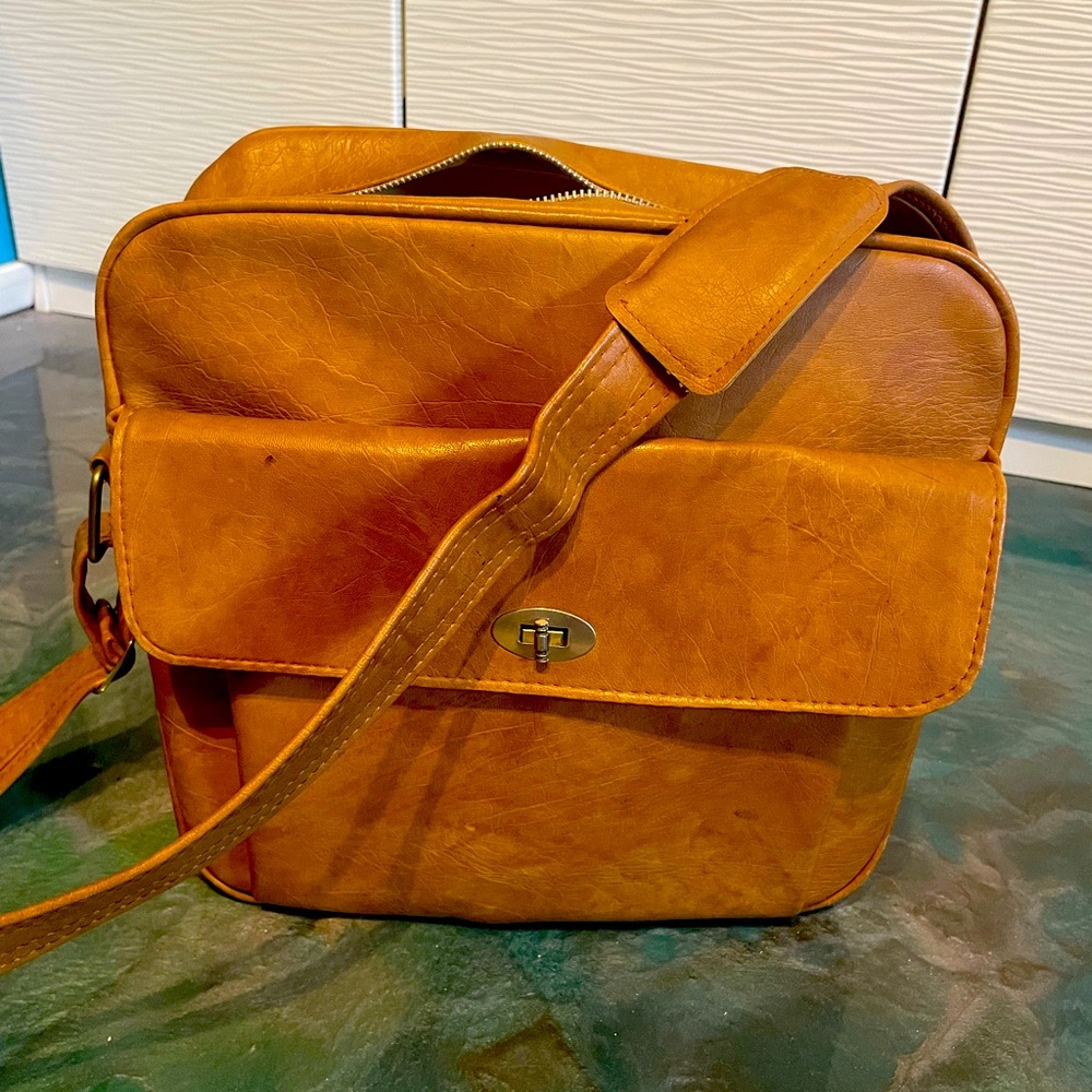 Gorgeous, Vintage Leather Samsonite Luggage Tote/Messenger bag.